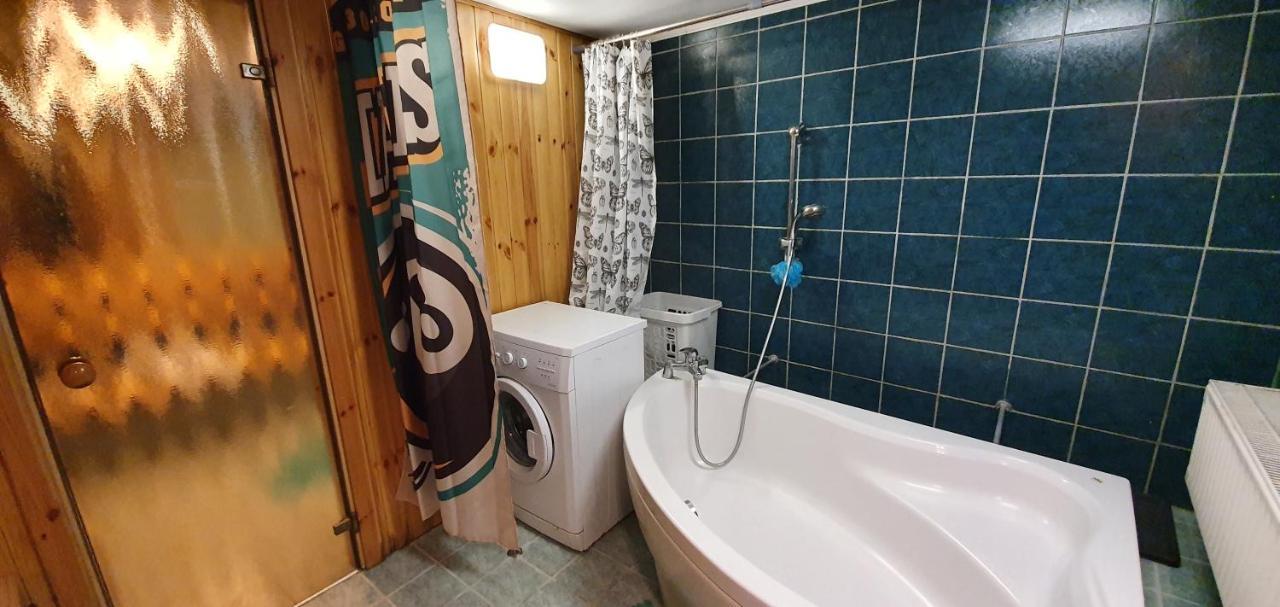 קובנה Aparthotel 4 ,, Cosy House Billiard " - Sauna & Parking מראה חיצוני תמונה