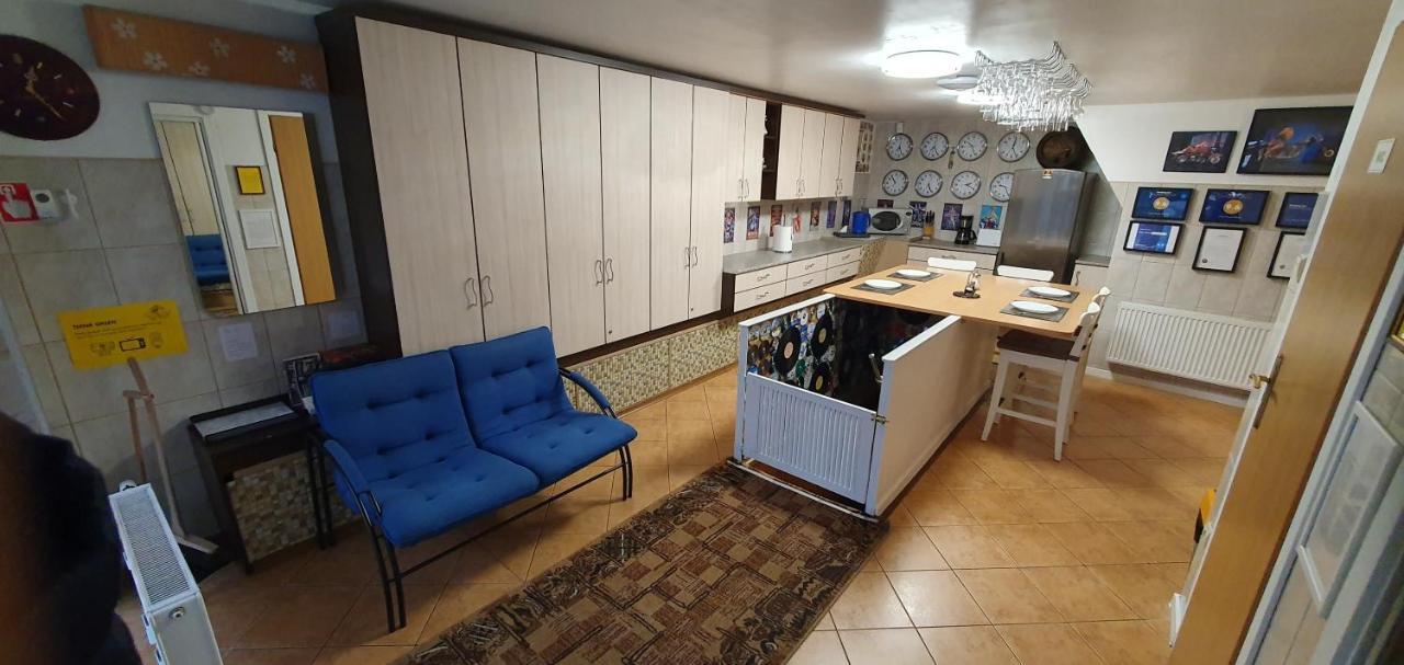 קובנה Aparthotel 4 ,, Cosy House Billiard " - Sauna & Parking מראה חיצוני תמונה