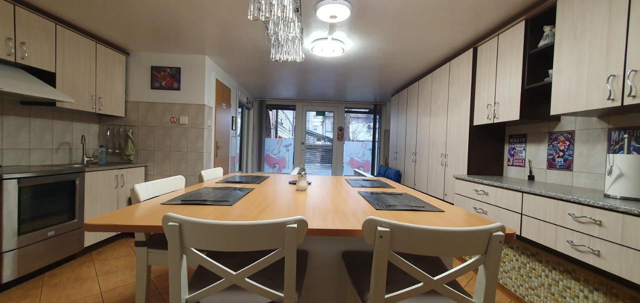קובנה Aparthotel 4 ,, Cosy House Billiard " - Sauna & Parking מראה חיצוני תמונה
